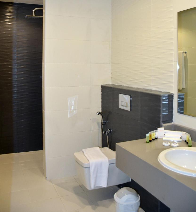 The Lodge Suites Μανάμα Εξωτερικό φωτογραφία