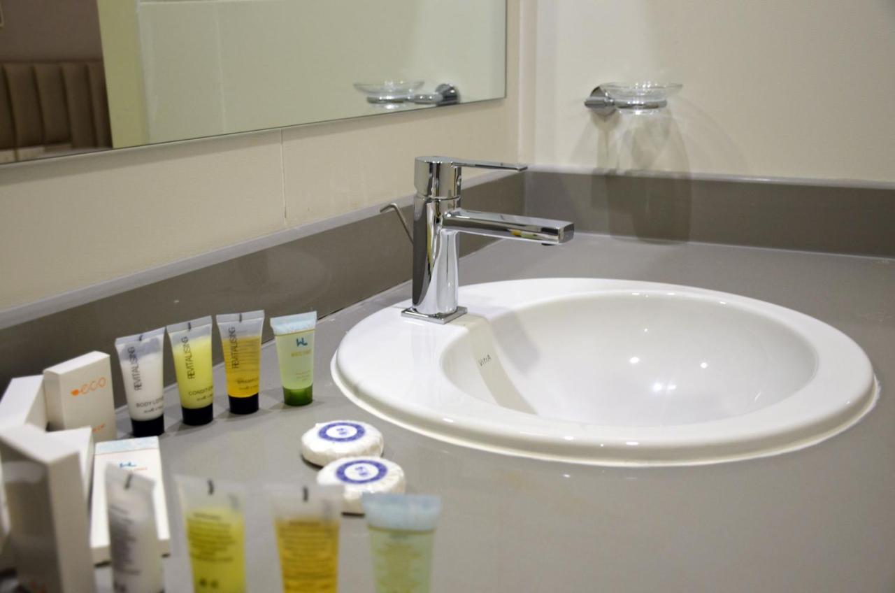 The Lodge Suites Μανάμα Εξωτερικό φωτογραφία