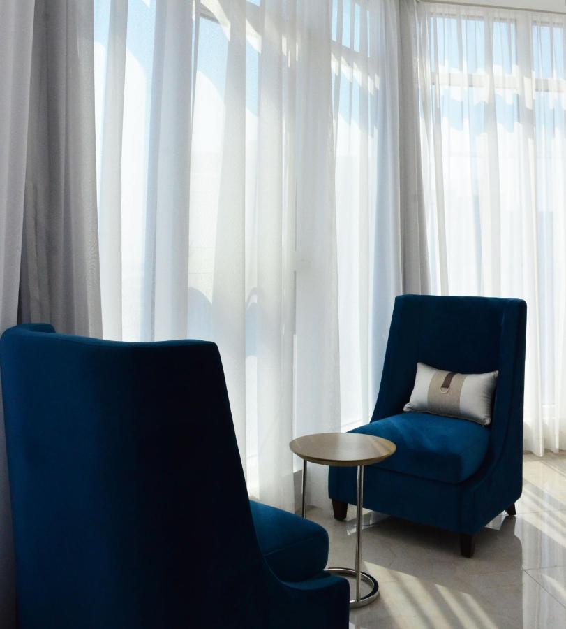 The Lodge Suites Μανάμα Εξωτερικό φωτογραφία