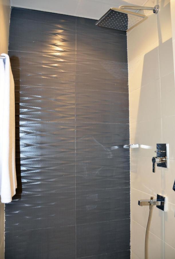 The Lodge Suites Μανάμα Εξωτερικό φωτογραφία